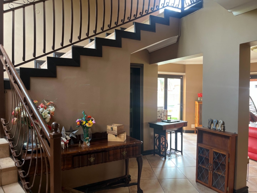 To Let 4 Bedroom Property for Rent in Melodie North West